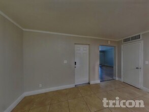 1649 W Pueblo Ave in Mesa, AZ - Foto de edificio - Building Photo