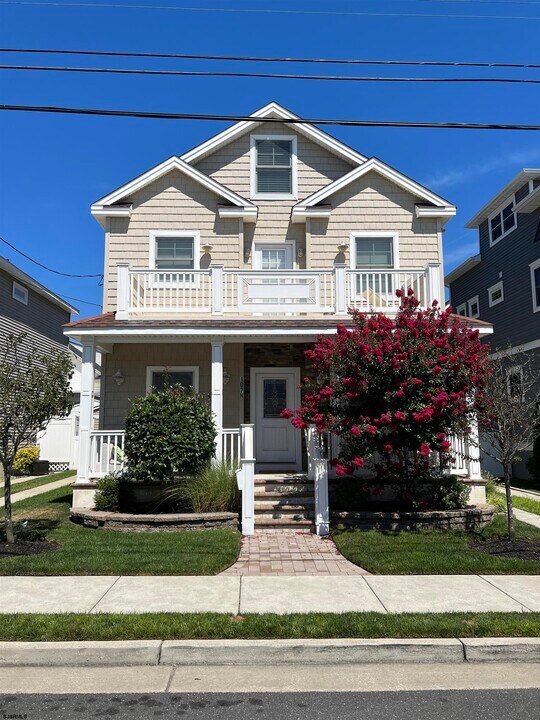 107 N Douglas Ave in Margate City, NJ - Building Photo