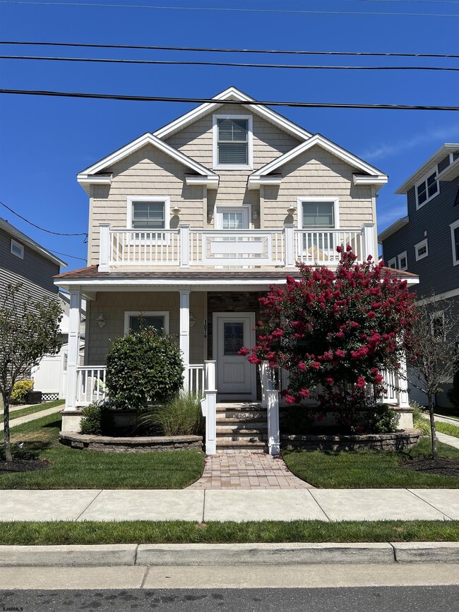 property at 107 N Douglas Ave