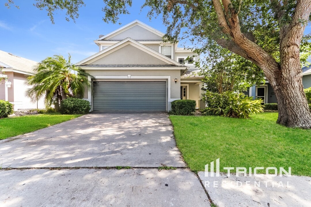 8332 Crescent Moon Dr in New Port Richey, FL - Building Photo