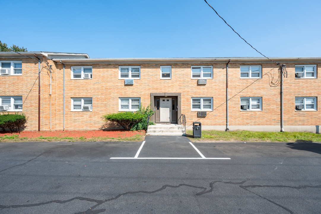 38 Deerfield Ct, Unit b in East Hartford, CT - Foto de edificio