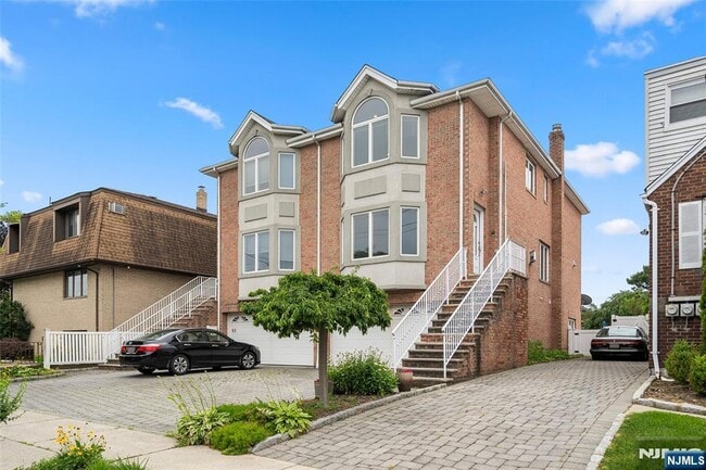 424 Central in Palisades Park, NJ - Building Photo - Building Photo