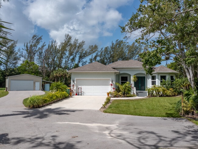 260 Price St in Naples, FL - Building Photo - Building Photo