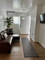 1107 E 102nd St in Los Angeles, CA - Building Photo