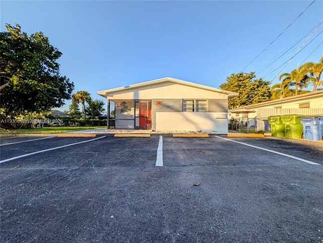 512 SW 7th St in Hallandale Beach, FL - Building Photo - Building Photo