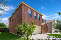 626 Mathis Mdw in San Antonio, TX - Foto de edificio - Building Photo