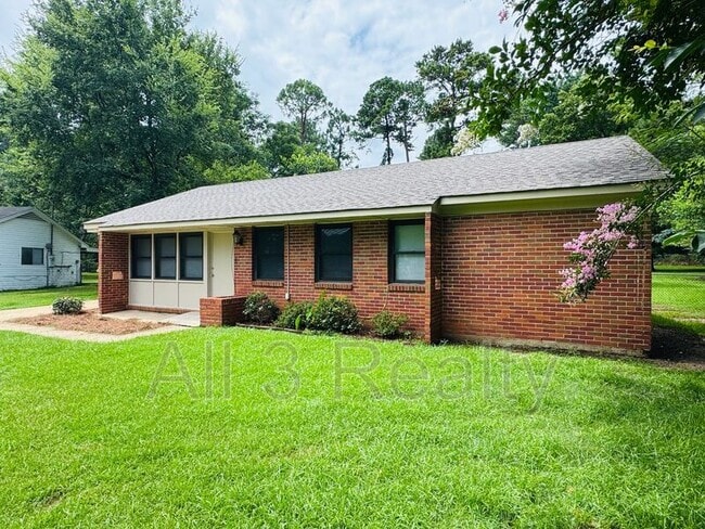 957 Parkwood Ct in Montgomery, AL - Building Photo - Building Photo