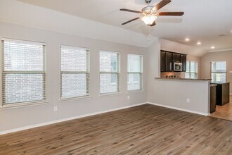 616 Big Horn Rd in Aubrey, TX - Foto de edificio - Building Photo