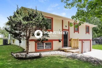 717 N Osage Trail in Independence, MO - Building Photo - Building Photo