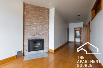 1160 W Grand Ave in Chicago, IL - Building Photo - Building Photo