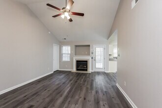 13954 Dingess Rd in Charlotte, NC - Foto de edificio - Building Photo