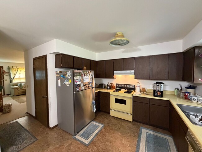 951 Brentwood Dr in Port Edwards, WI - Building Photo - Building Photo