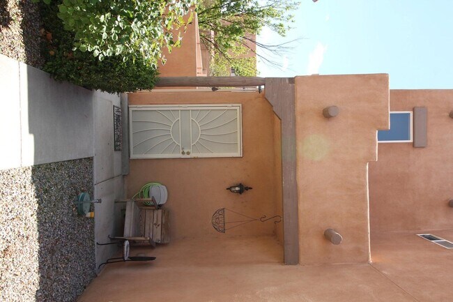 1412 Stone Canyon Rd NE in Albuquerque, NM - Building Photo - Building Photo