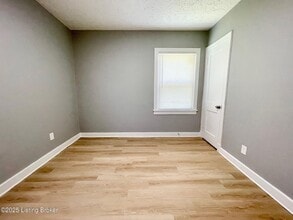 2801 Conestoga Ave in Louisville, KY - Building Photo - Building Photo
