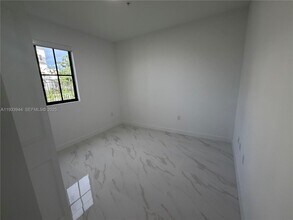 2306 E 4th Ave in Hialeah, FL - Building Photo - Building Photo