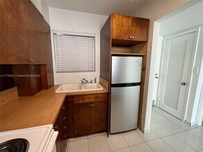 1345 Lincoln Rd in Miami Beach, FL - Building Photo - Building Photo
