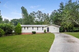 4230 Senoa Dr in Kennesaw, GA - Building Photo