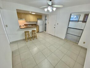 1600 S Le Jeune Rd in Miami, FL - Building Photo - Building Photo