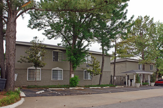 Greystoke Apartments in Oklahoma City, OK - Building Photo - Building Photo