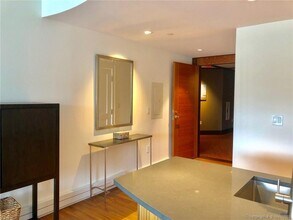 5 Church Ln in Westport, CT - Building Photo - Building Photo