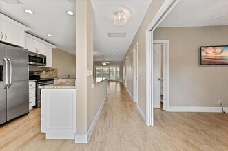 13745 Flora Pl, Unit 04F in Delray Beach, FL - Building Photo - Building Photo