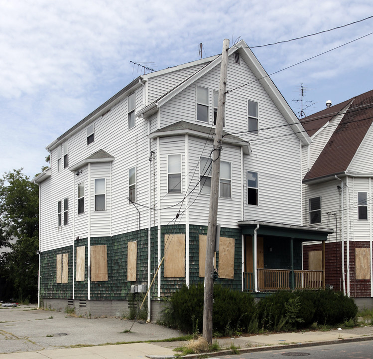 531 Cranston St in Providence, RI - Building Photo