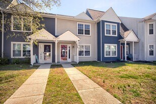 106 Heather Way in Yorktown, VA - Building Photo