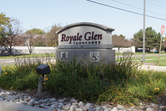 Royale Glen Apartments in Muskegon, MI - Building Photo - Building Photo