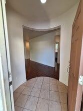 5066 Trouville Ln in Sacramento, CA - Foto de edificio - Building Photo
