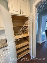 2207 Spring Oak Ln in Orange, TX - Building Photo - Building Photo