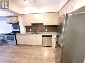 275 Larch St in Waterloo, ON - Building Photo - Building Photo