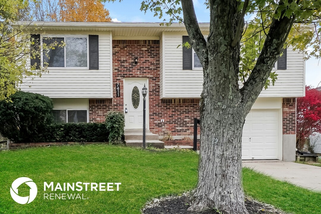 7411 Autumn Bent Way in Crestwood, KY - Building Photo