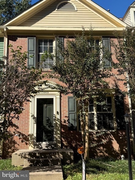 property at 3965 Pepperidge Ct