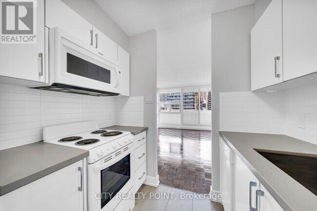 33 Isabella St in Toronto, ON - Building Photo - Building Photo