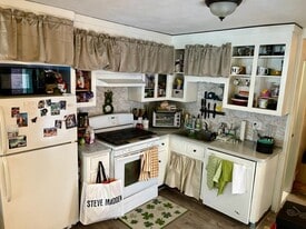 11 Boardman St, Unit B