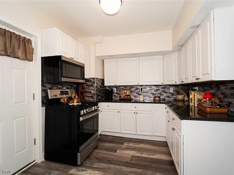 3647 W 47th St, Unit Down in Cleveland, OH - Building Photo