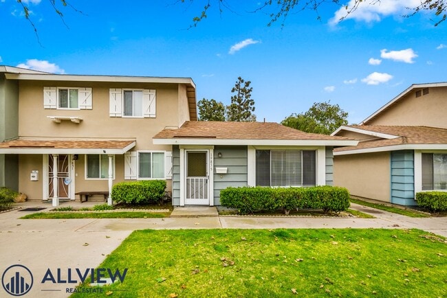19855 Cambridge Ln in Huntington Beach, CA - Building Photo - Building Photo