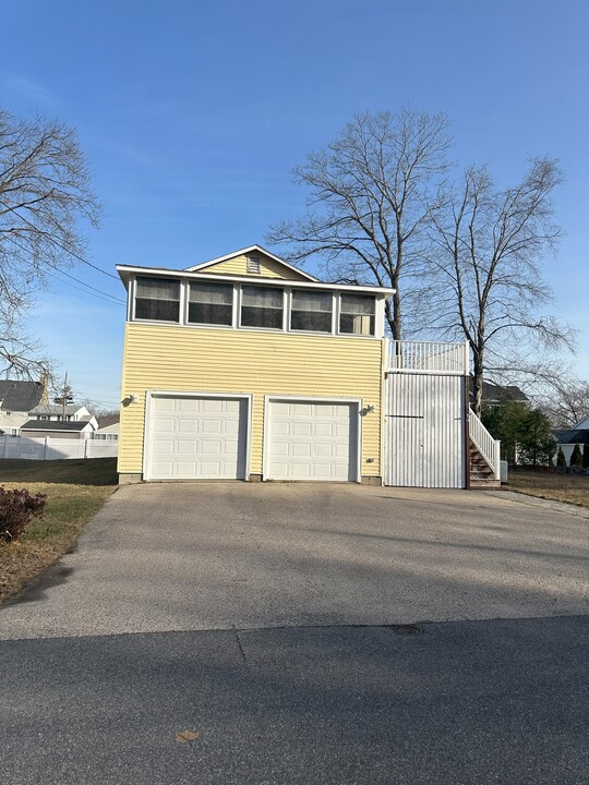 16 Oceanside Ave E in York, ME - Foto de edificio