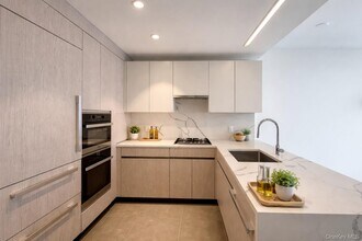 133-27 39th Ave in Queens, NY - Building Photo - Building Photo