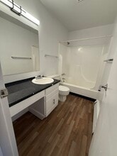 Squire Apartments in Denver, CO - Foto de edificio - Building Photo