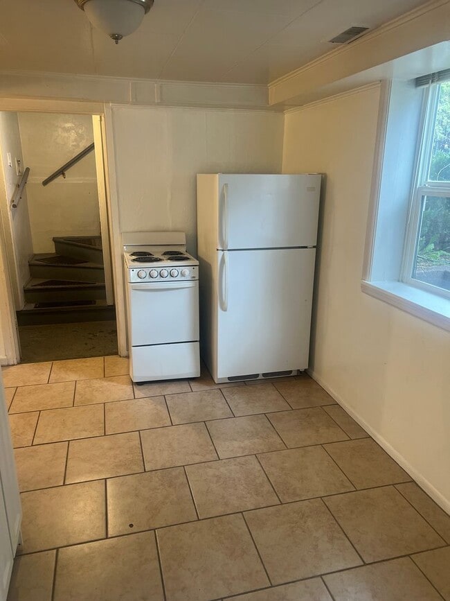 property at 760 S Lee Ave