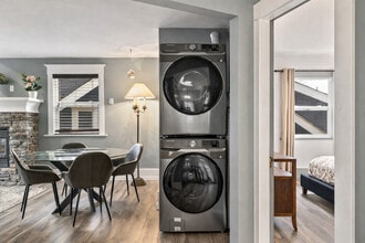 2029 Collingwood St, Unit SI ID1051859P in Vancouver, BC - Building Photo - Building Photo