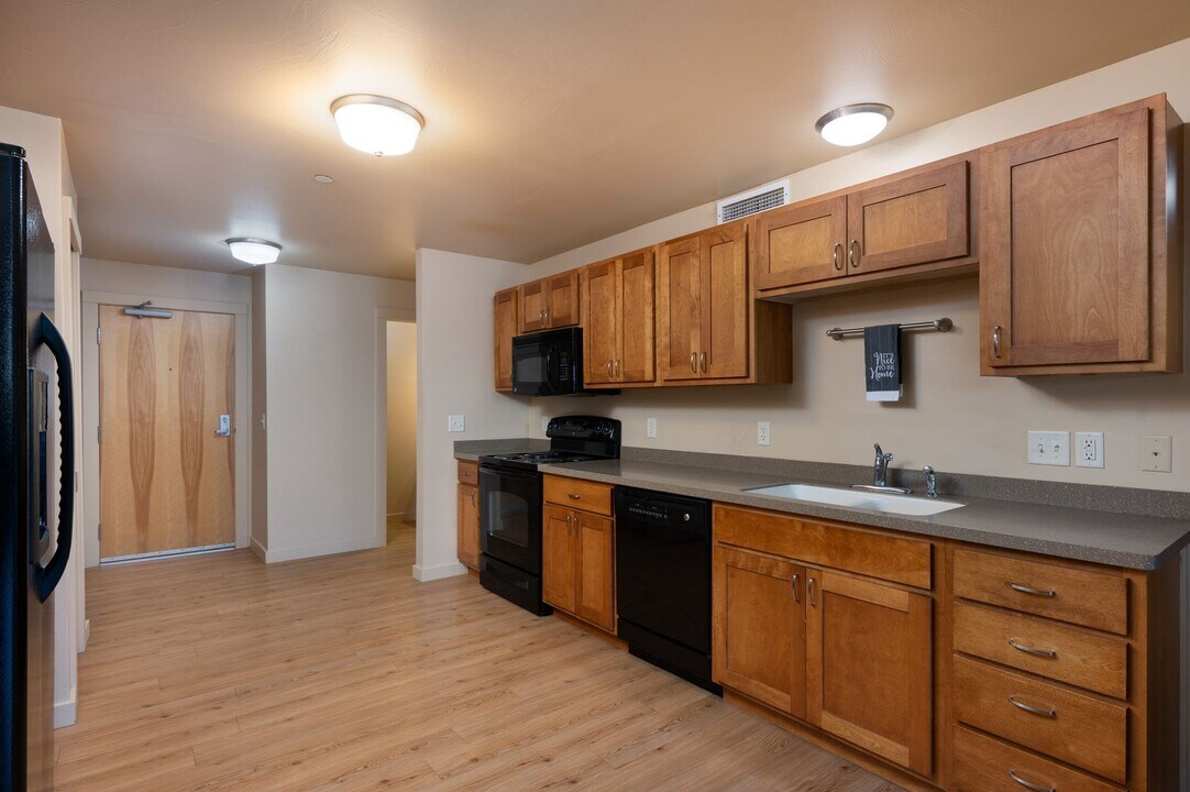 228 S Cottonwood Rd-Unit -228 S Cottonwood, Unit #110 in Bozeman, MT - Building Photo