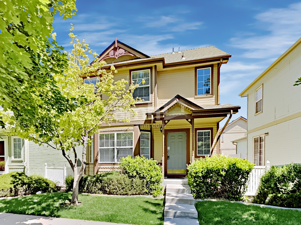 1640 S Buckley Way in Aurora, CO - Building Photo