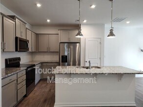 10033 Guardian Dr in Charlotte, NC - Building Photo - Building Photo