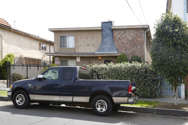 8734 Tobias Ave in Panorama City, CA - Building Photo - Building Photo