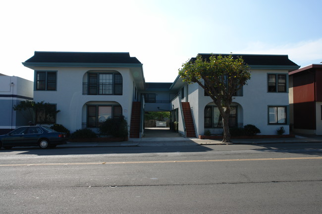 241-243 San Bruno Ave W in San Bruno, CA - Building Photo - Building Photo