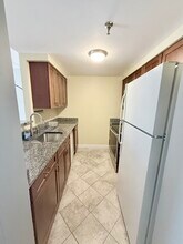 1933 Commonwealth Ave, Unit 408 in Boston, MA - Building Photo - Building Photo