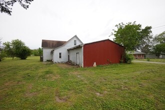 328 W Main St in Sharon, TN - Building Photo - Building Photo