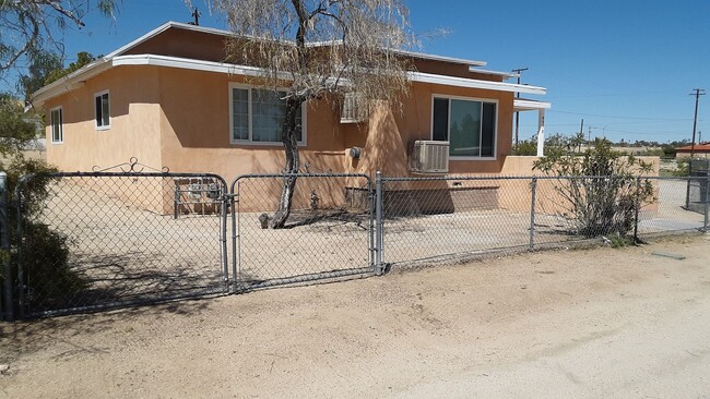 6570 Oasis Ave in Twentynine Palms, CA - Building Photo - Building Photo